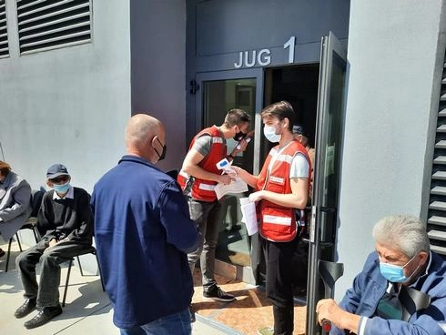 Cijepljenje protiv COVID-19 - Želite pomoći? Prijavite se za volontiranje!