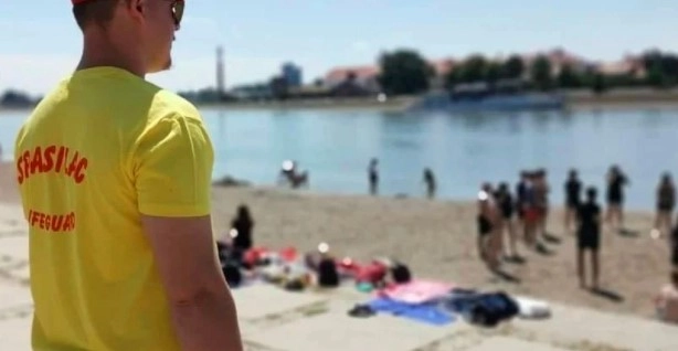 Postani spasilac na bazenu!