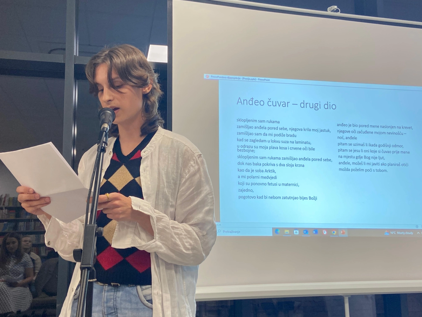 Mladi student Matej objavio svoju prvu zbirku poezije